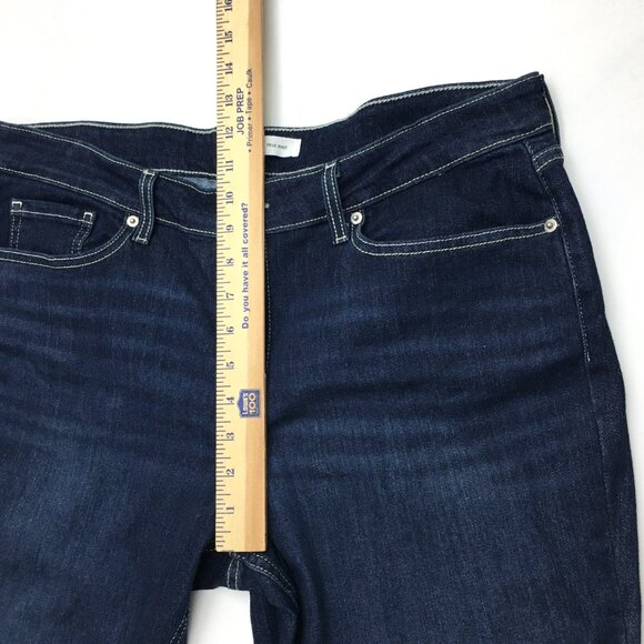 Levi's Signature Women's Jeans True Boot Dark Wash Stretch size 16 length 32" - Picture 6 of 9